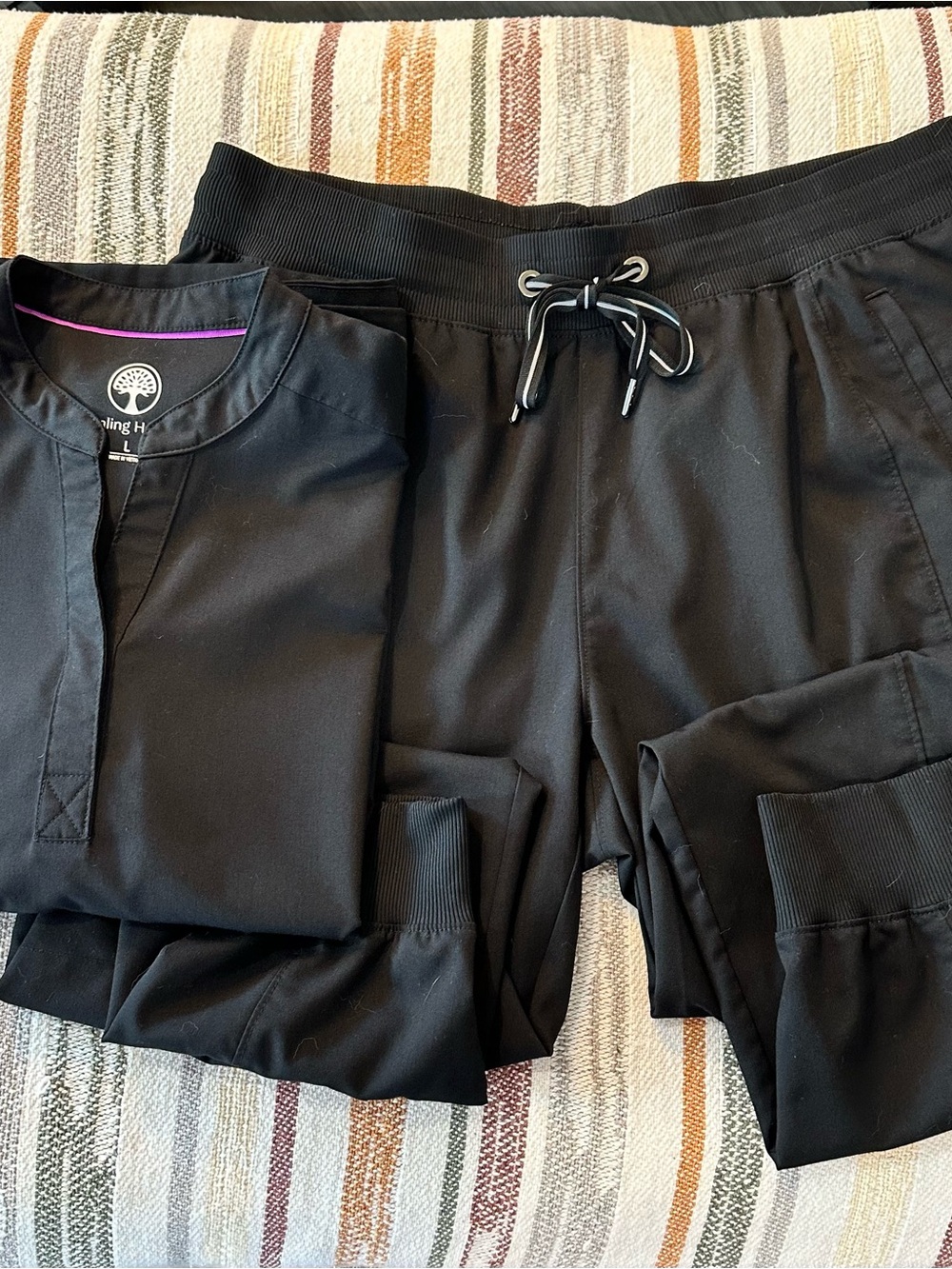Healing Hands • Black Scrub Top + Jogger Pants • Size Large • EUC